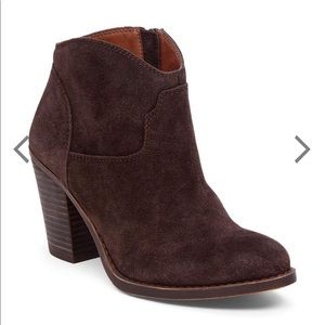 🍀 Lucky Eller Bootie size 8
